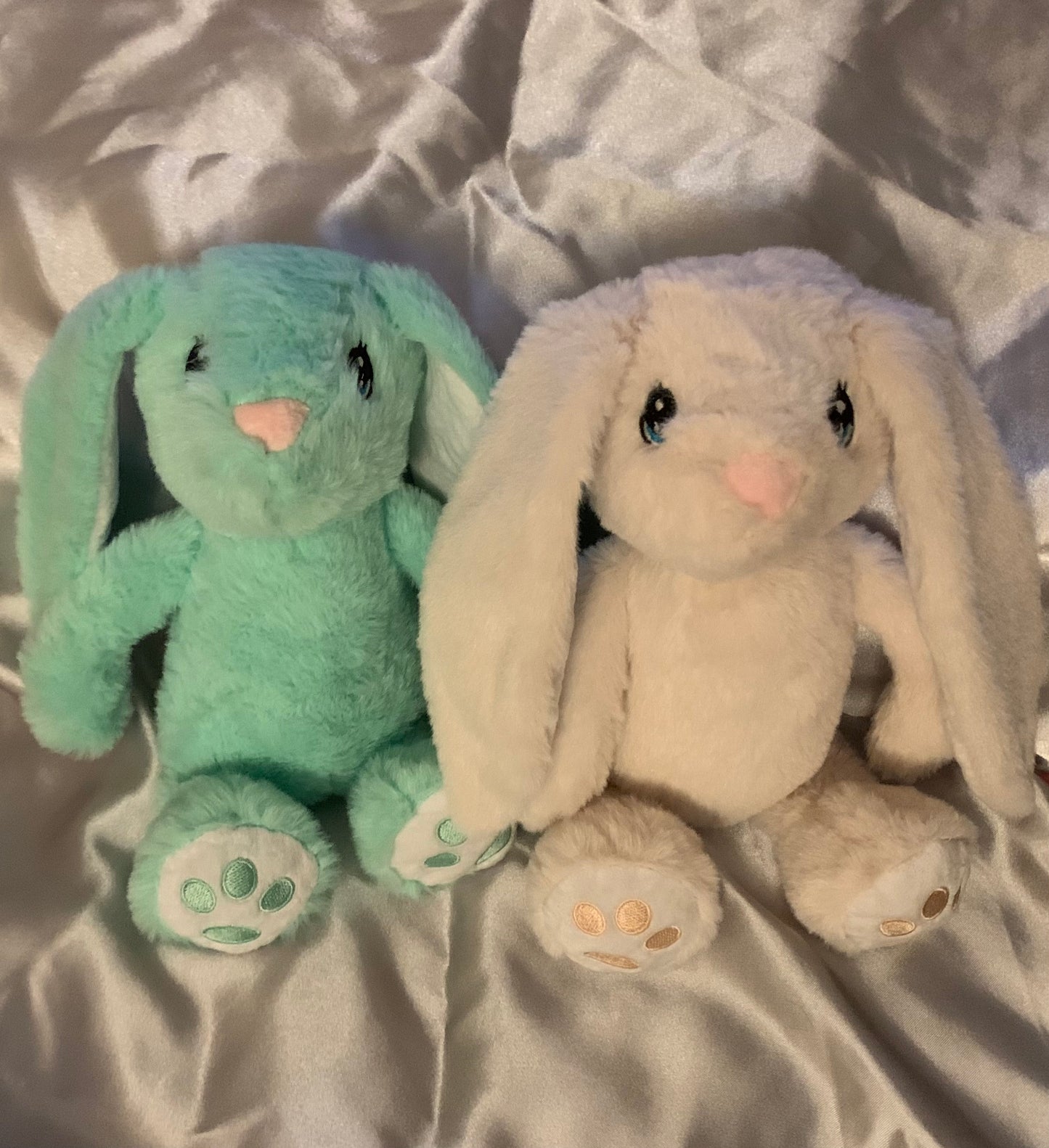 Easter bunny with customizable ears